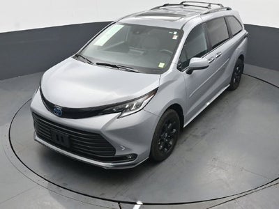 2025 Toyota Sienna Woodland Edition 7 Passenger
