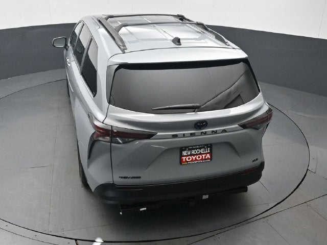 2025 Toyota Sienna Woodland Edition 7 Passenger