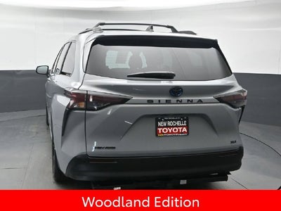 2025 Toyota Sienna Woodland Edition 7 Passenger