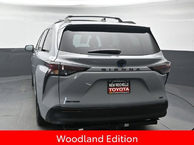 2025 Toyota Sienna Woodland Edition 7 Passenger