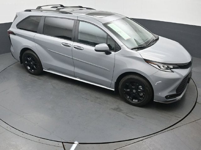 2025 Toyota Sienna Woodland Edition 7 Passenger