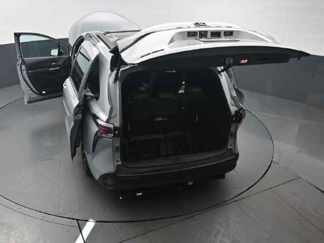 2025 Toyota Sienna Woodland Edition 7 Passenger
