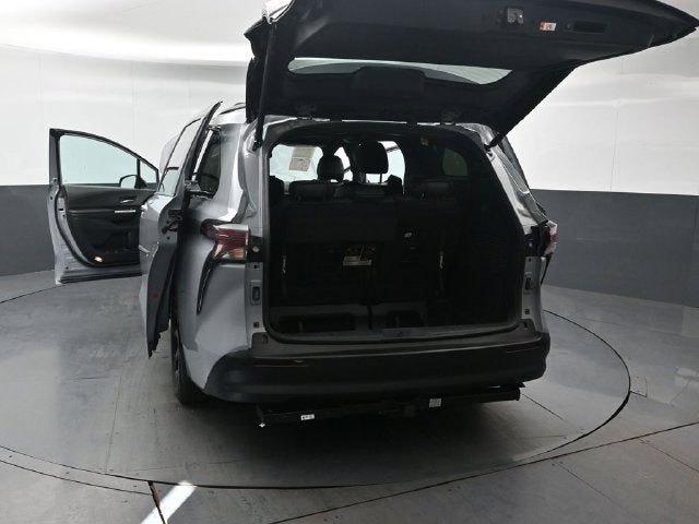 2025 Toyota Sienna Woodland Edition 7 Passenger