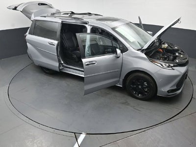 2025 Toyota Sienna Woodland Edition 7 Passenger
