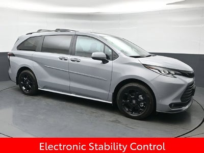 2025 Toyota Sienna Woodland Edition 7 Passenger