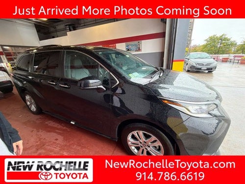 2023 Toyota Sienna XSE 7 Passenger