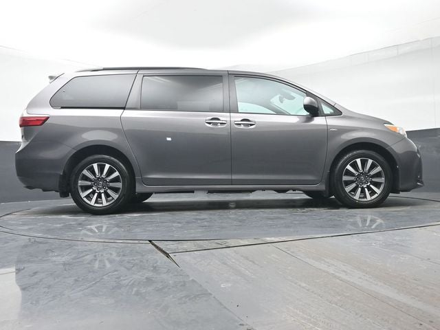 2018 Toyota Sienna XLE 7 Passenger