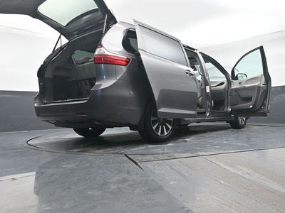 2018 Toyota Sienna XLE 7 Passenger