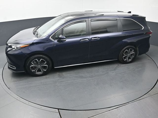 2025 Toyota Sienna Platinum 7 Passenger
