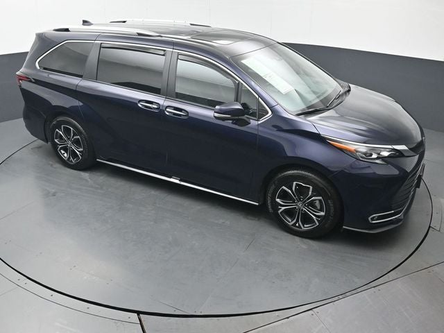 2025 Toyota Sienna Platinum 7 Passenger
