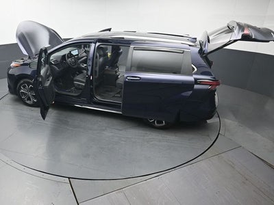 2025 Toyota Sienna Platinum 7 Passenger