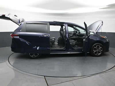 2025 Toyota Sienna Platinum 7 Passenger