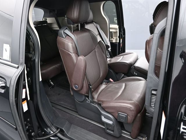 2024 Toyota Sienna Platinum 7 Passenger