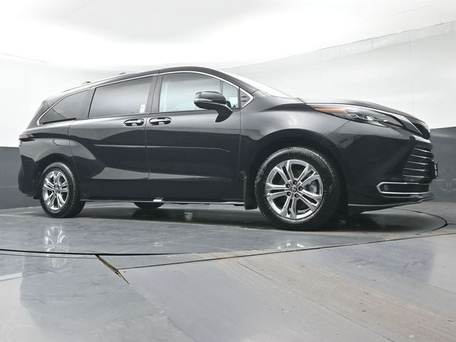 2024 Toyota Sienna Platinum 7 Passenger