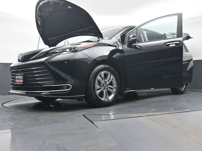 2024 Toyota Sienna Platinum 7 Passenger