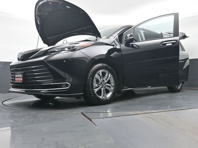 2024 Toyota Sienna Platinum 7 Passenger