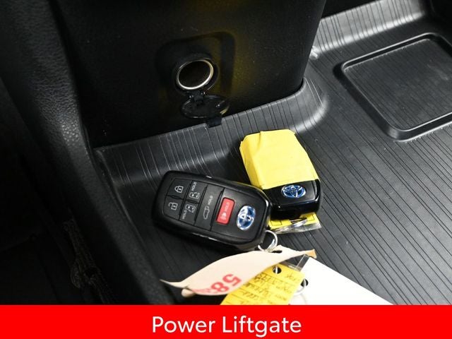 2023 Toyota Sienna Platinum 7 Passenger