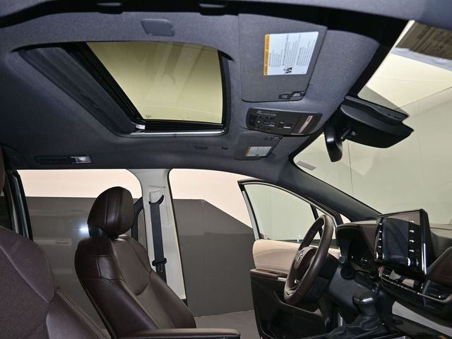 2023 Toyota Sienna Platinum 7 Passenger