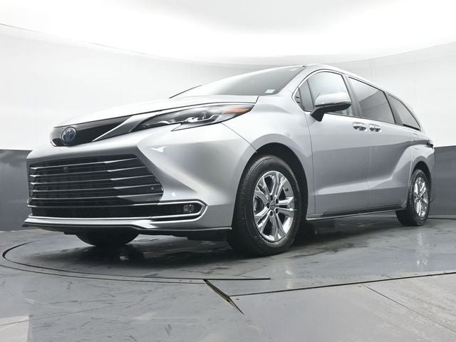 2023 Toyota Sienna Platinum 7 Passenger
