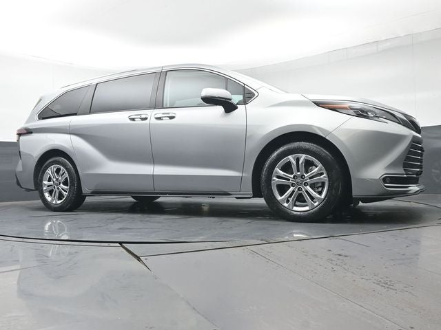 2023 Toyota Sienna Platinum 7 Passenger