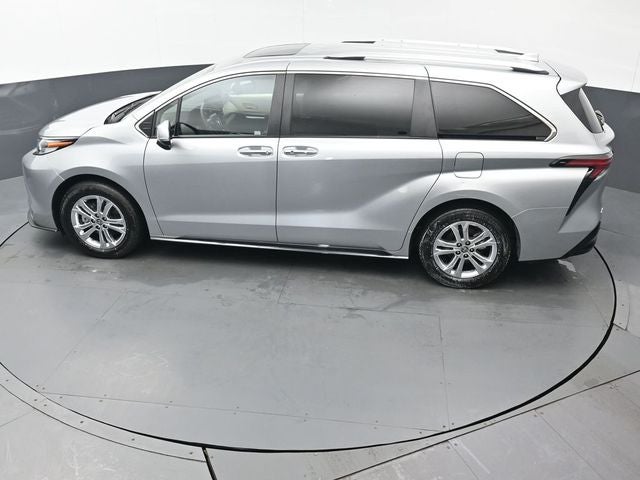2023 Toyota Sienna Platinum 7 Passenger