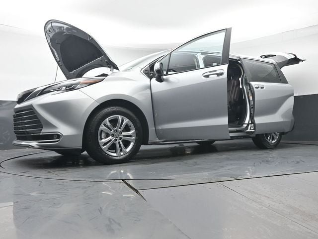 2023 Toyota Sienna Platinum 7 Passenger