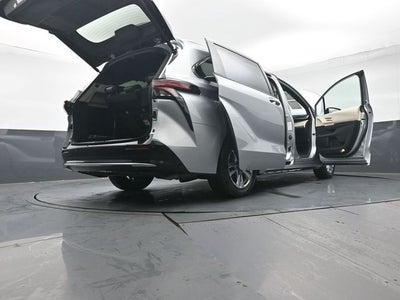 2023 Toyota Sienna Platinum 7 Passenger