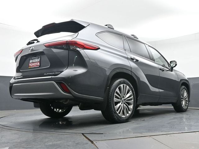2023 Toyota Highlander Platinum