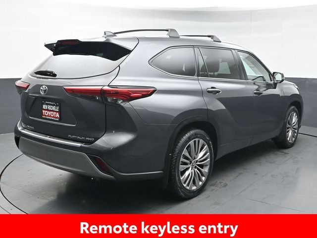 2023 Toyota Highlander Platinum