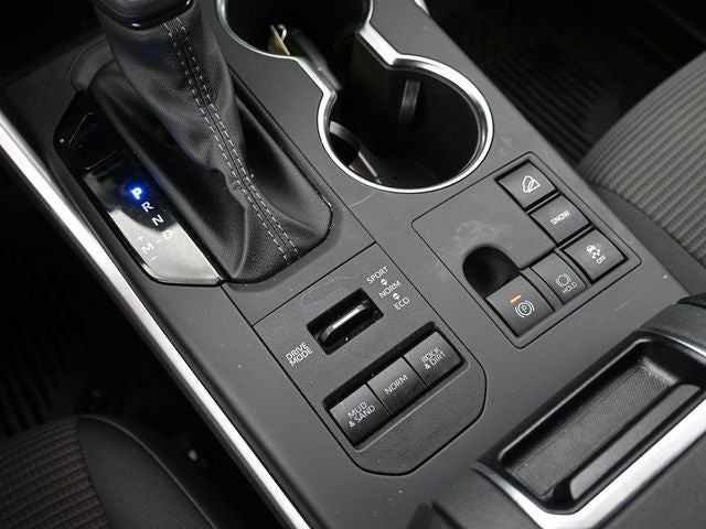 2025 Toyota Highlander LE