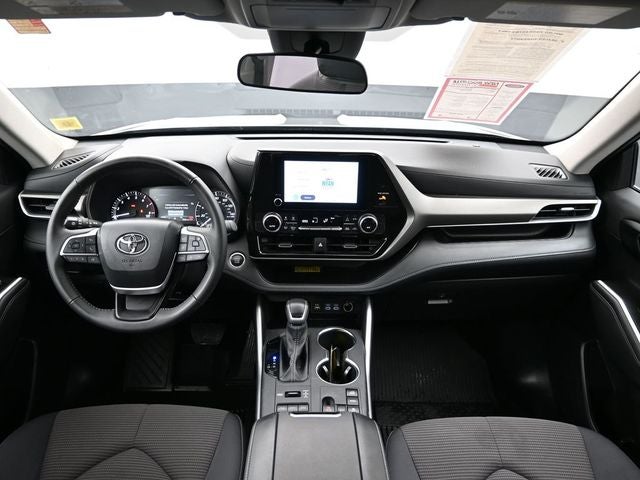 2025 Toyota Highlander LE