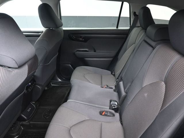 2025 Toyota Highlander LE
