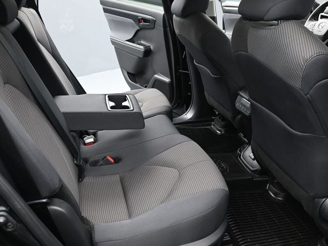 2025 Toyota Highlander LE