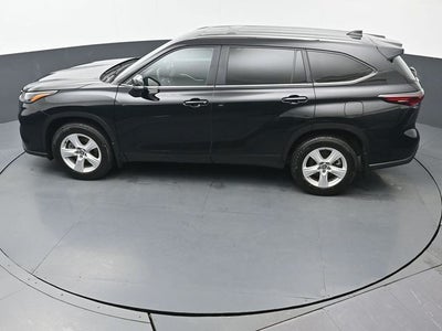 2025 Toyota Highlander LE