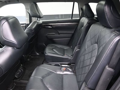 2023 Toyota Highlander Platinum