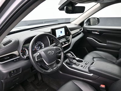 2025 Toyota Highlander XLE