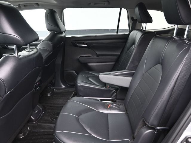 2025 Toyota Highlander XLE