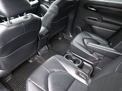 2025 Toyota Highlander XLE