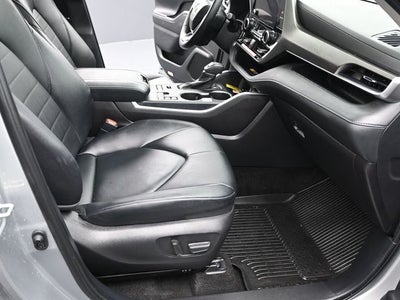 2025 Toyota Highlander XLE