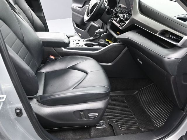 2025 Toyota Highlander XLE