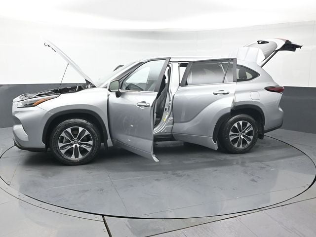 2025 Toyota Highlander XLE