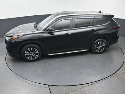 2025 Toyota Highlander XLE