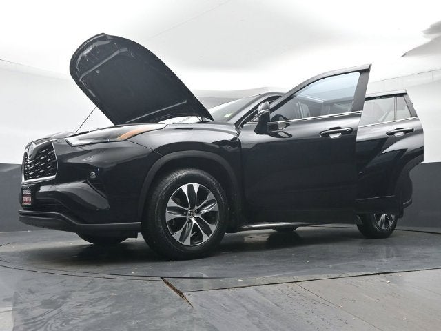 2025 Toyota Highlander XLE