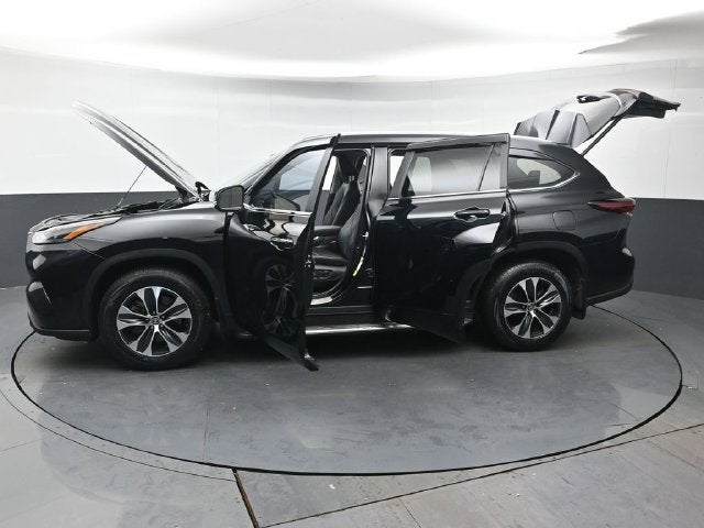2025 Toyota Highlander XLE