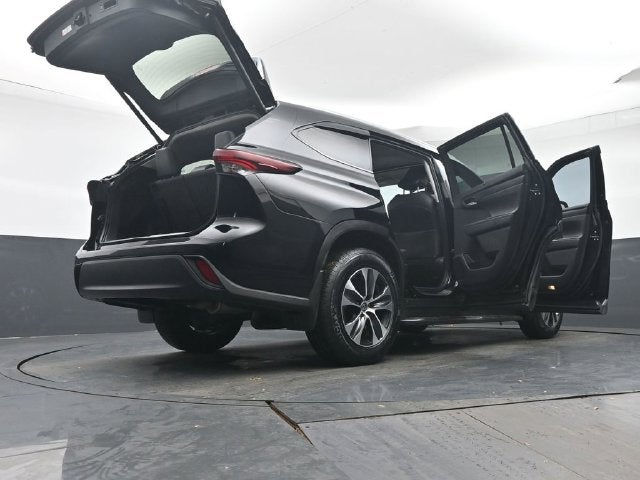 2025 Toyota Highlander XLE