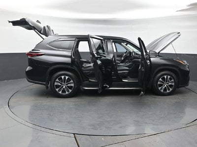 2025 Toyota Highlander XLE
