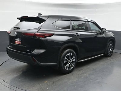 2025 Toyota Highlander XLE