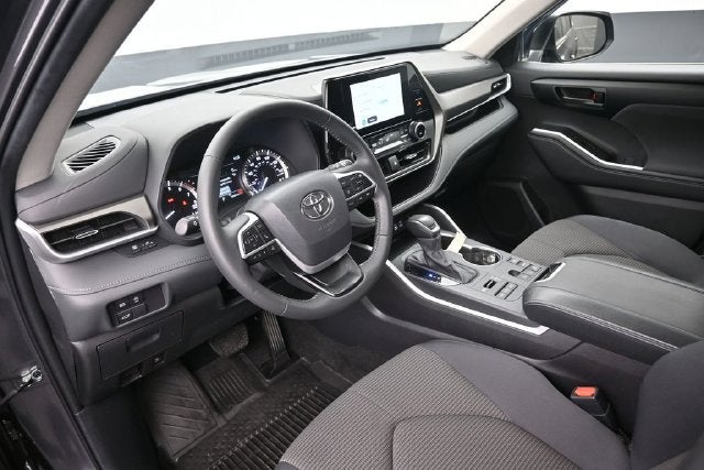 2025 Toyota Highlander LE