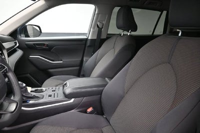 2025 Toyota Highlander LE