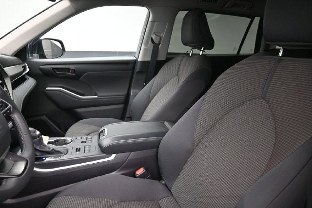 2025 Toyota Highlander LE